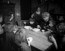 Load image into Gallery viewer, Misère au Borinage (Henri Storck & Joris Ivens, 1933)
