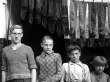 Load image into Gallery viewer, Les maisons de la misère (Henri Storck, 1937)